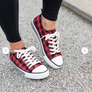 Outwoods red black gingham buffalo plaid  check Logan-6 sneaker Size 7 NWT
